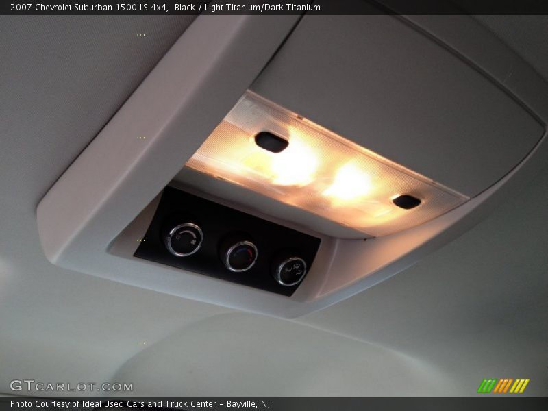 Black / Light Titanium/Dark Titanium 2007 Chevrolet Suburban 1500 LS 4x4