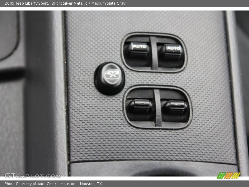 Bright Silver Metallic / Medium Slate Gray 2005 Jeep Liberty Sport