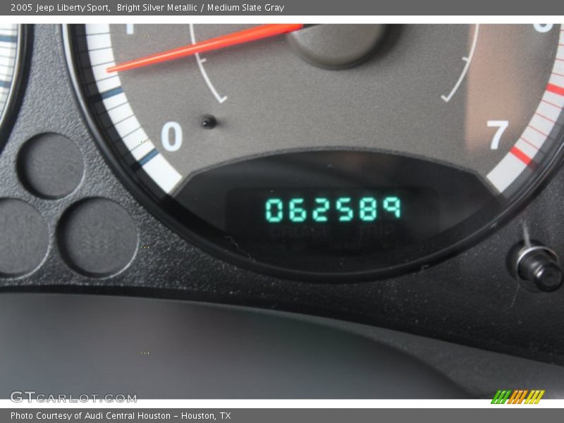 Bright Silver Metallic / Medium Slate Gray 2005 Jeep Liberty Sport
