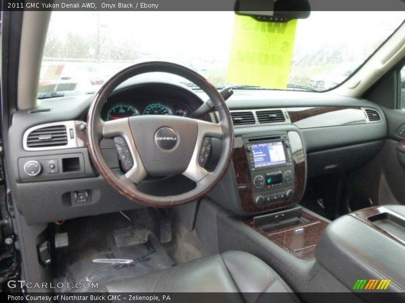 Onyx Black / Ebony 2011 GMC Yukon Denali AWD