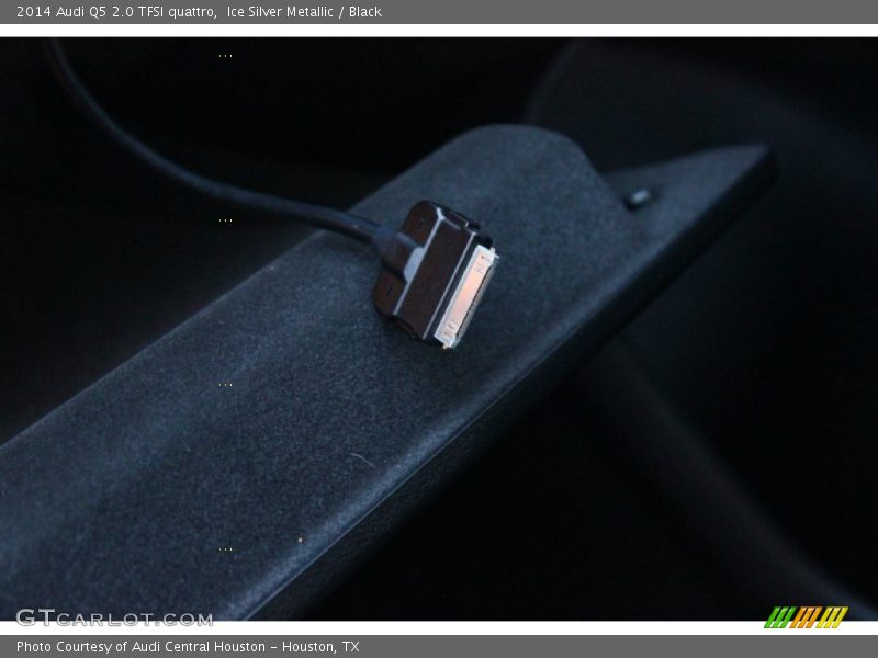 Ice Silver Metallic / Black 2014 Audi Q5 2.0 TFSI quattro