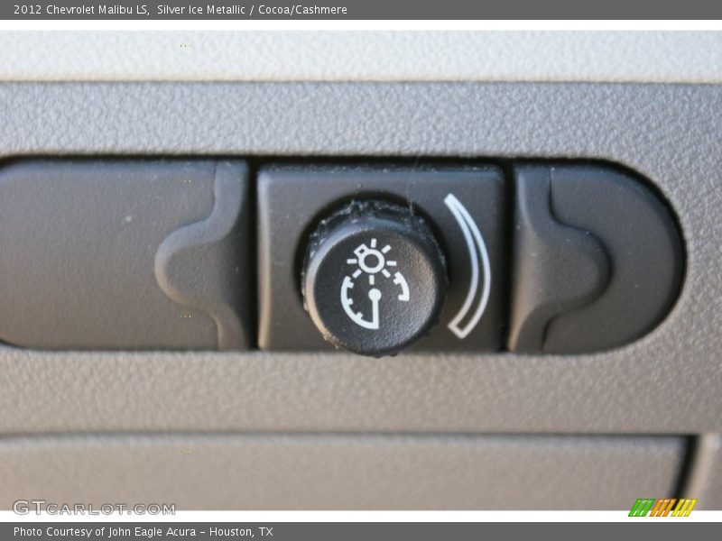 Silver Ice Metallic / Cocoa/Cashmere 2012 Chevrolet Malibu LS
