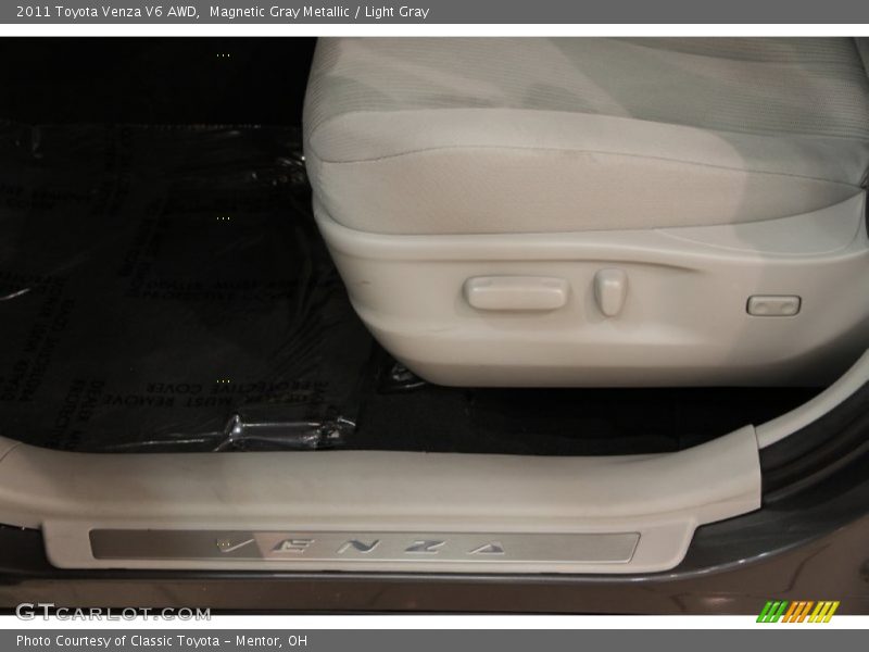 Magnetic Gray Metallic / Light Gray 2011 Toyota Venza V6 AWD