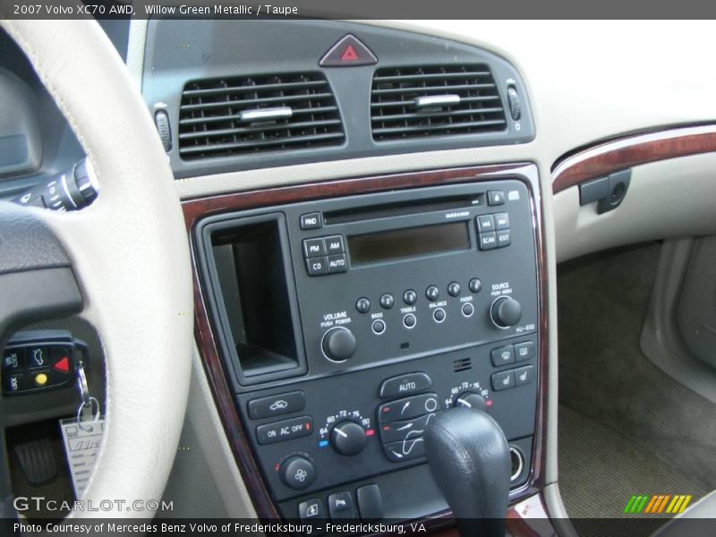 Willow Green Metallic / Taupe 2007 Volvo XC70 AWD
