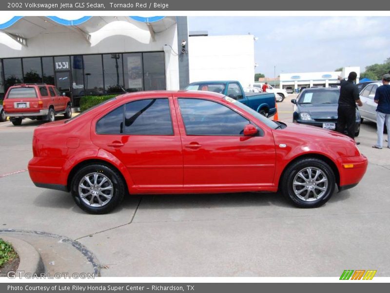 Tornado Red / Beige 2002 Volkswagen Jetta GLS Sedan