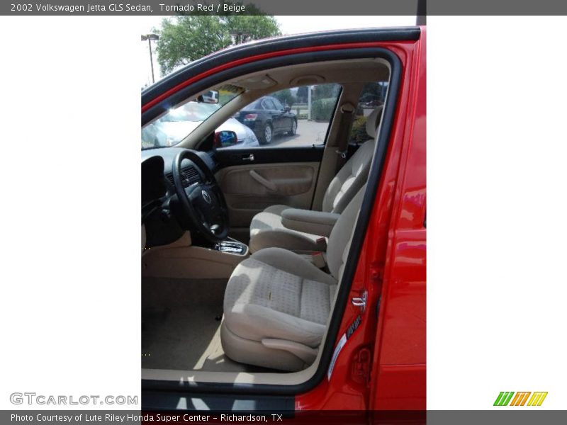 Tornado Red / Beige 2002 Volkswagen Jetta GLS Sedan