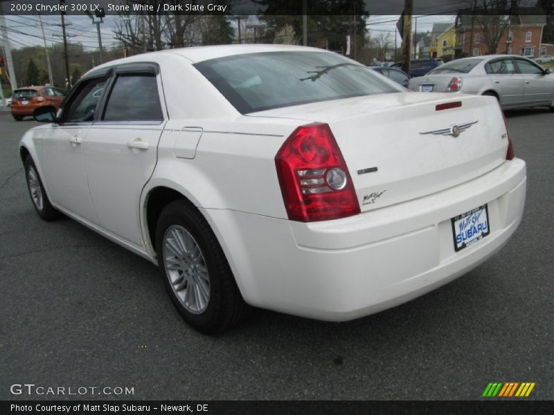 Stone White / Dark Slate Gray 2009 Chrysler 300 LX