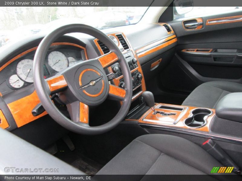 Stone White / Dark Slate Gray 2009 Chrysler 300 LX