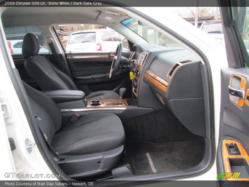 Stone White / Dark Slate Gray 2009 Chrysler 300 LX