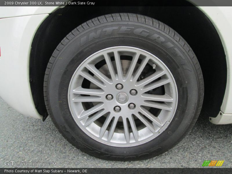 Stone White / Dark Slate Gray 2009 Chrysler 300 LX
