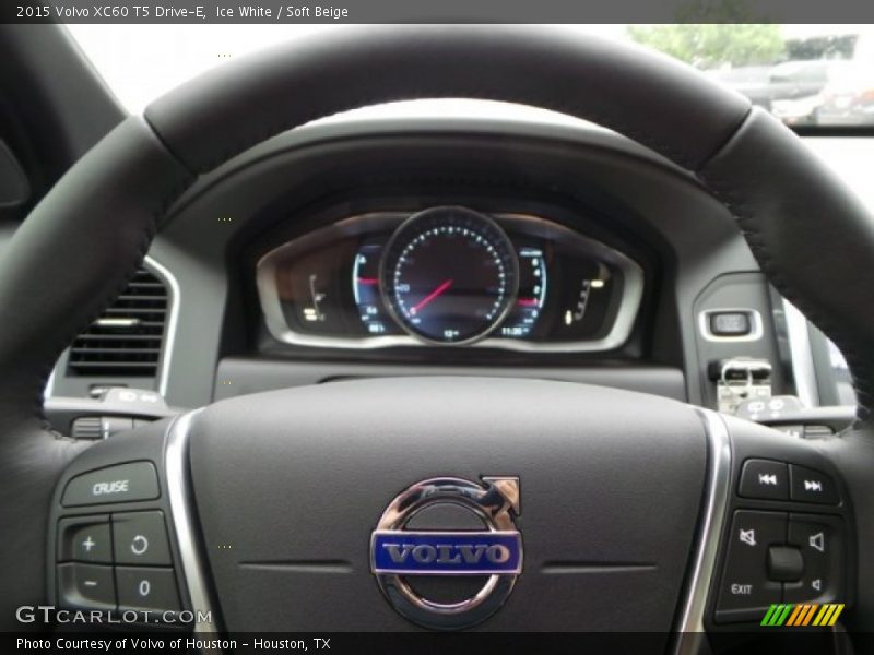 Ice White / Soft Beige 2015 Volvo XC60 T5 Drive-E