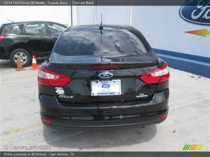 Tuxedo Black / Charcoal Black 2014 Ford Focus SE Sedan