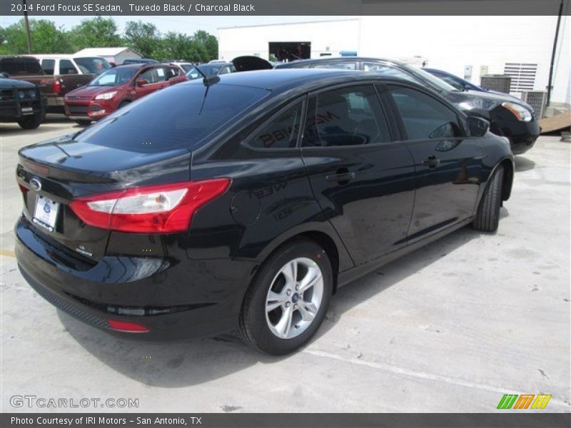 Tuxedo Black / Charcoal Black 2014 Ford Focus SE Sedan