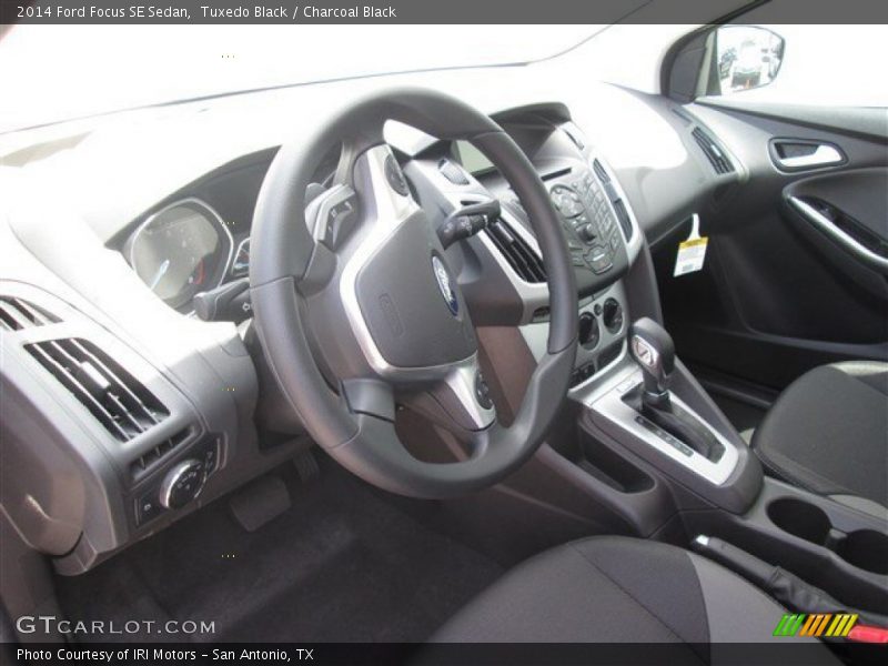 Tuxedo Black / Charcoal Black 2014 Ford Focus SE Sedan