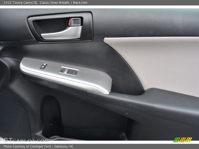 Classic Silver Metallic / Black/Ash 2012 Toyota Camry SE