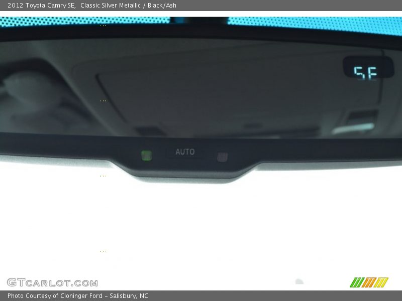 Classic Silver Metallic / Black/Ash 2012 Toyota Camry SE