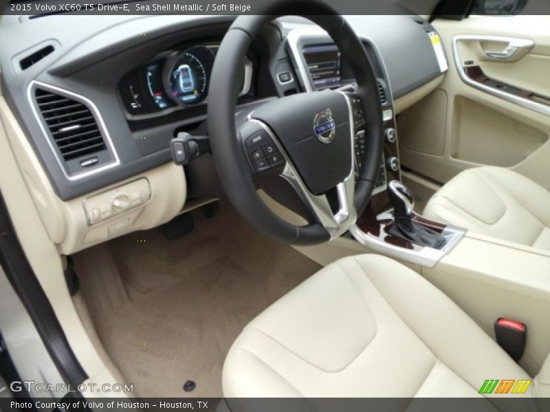 Sea Shell Metallic / Soft Beige 2015 Volvo XC60 T5 Drive-E