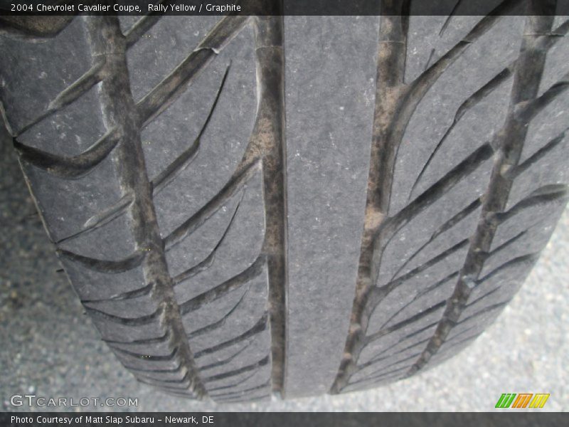 Rally Yellow / Graphite 2004 Chevrolet Cavalier Coupe