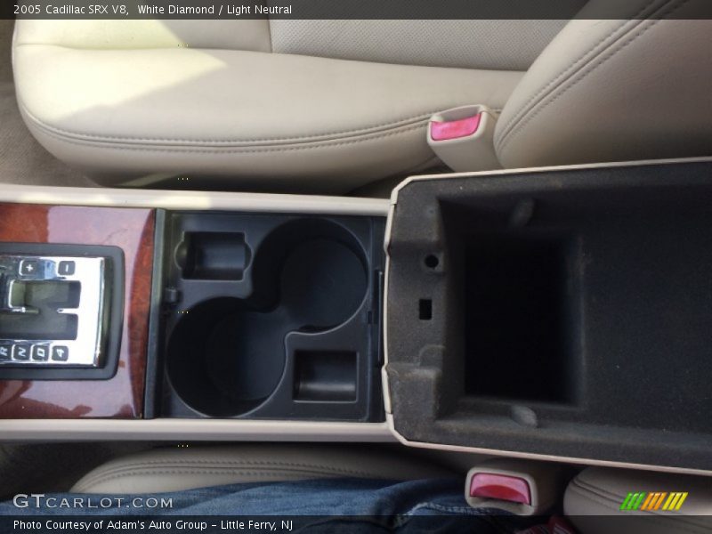 White Diamond / Light Neutral 2005 Cadillac SRX V8