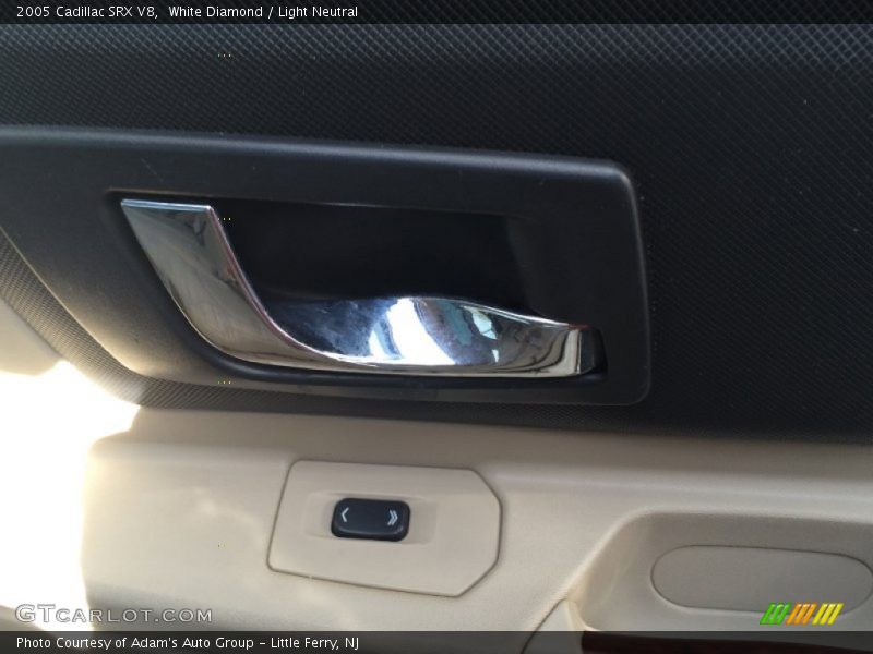 White Diamond / Light Neutral 2005 Cadillac SRX V8