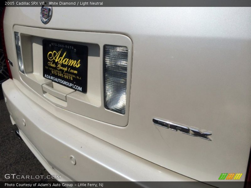 White Diamond / Light Neutral 2005 Cadillac SRX V8