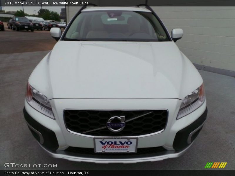 Ice White / Soft Beige 2015 Volvo XC70 T6 AWD