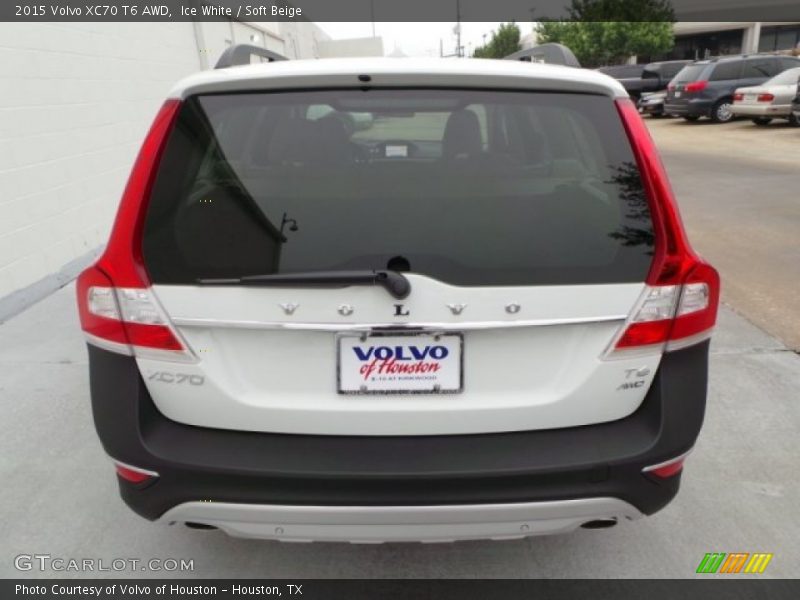 Ice White / Soft Beige 2015 Volvo XC70 T6 AWD