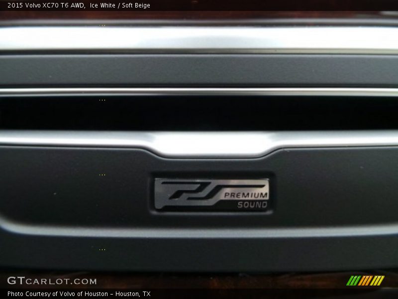 Ice White / Soft Beige 2015 Volvo XC70 T6 AWD