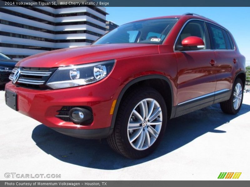 Wild Cherry Metallic / Beige 2014 Volkswagen Tiguan SE