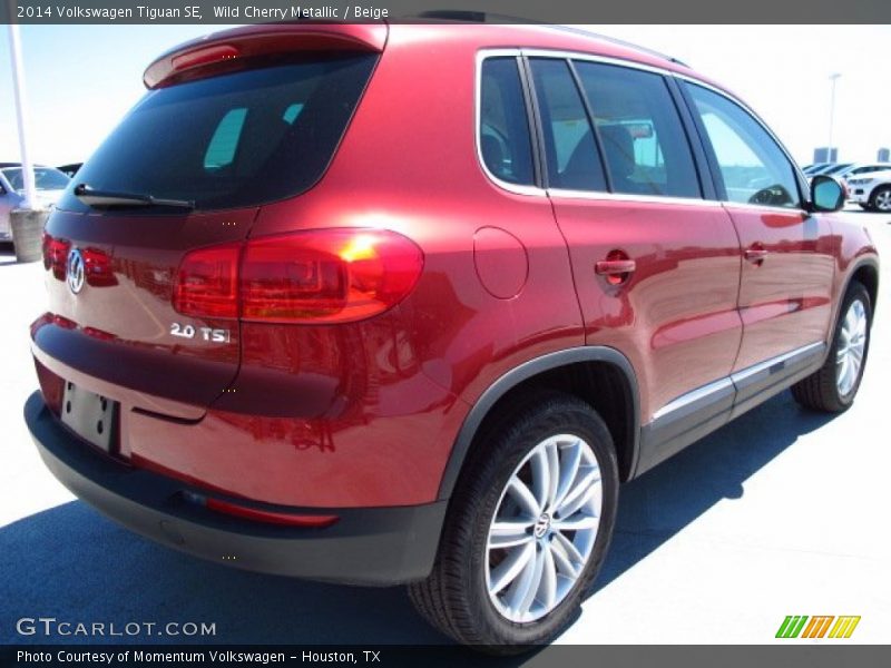 Wild Cherry Metallic / Beige 2014 Volkswagen Tiguan SE