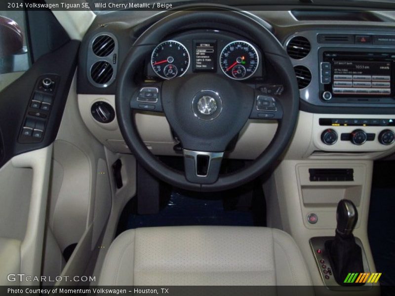 Wild Cherry Metallic / Beige 2014 Volkswagen Tiguan SE