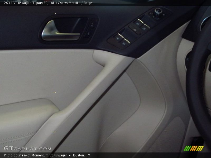 Wild Cherry Metallic / Beige 2014 Volkswagen Tiguan SE