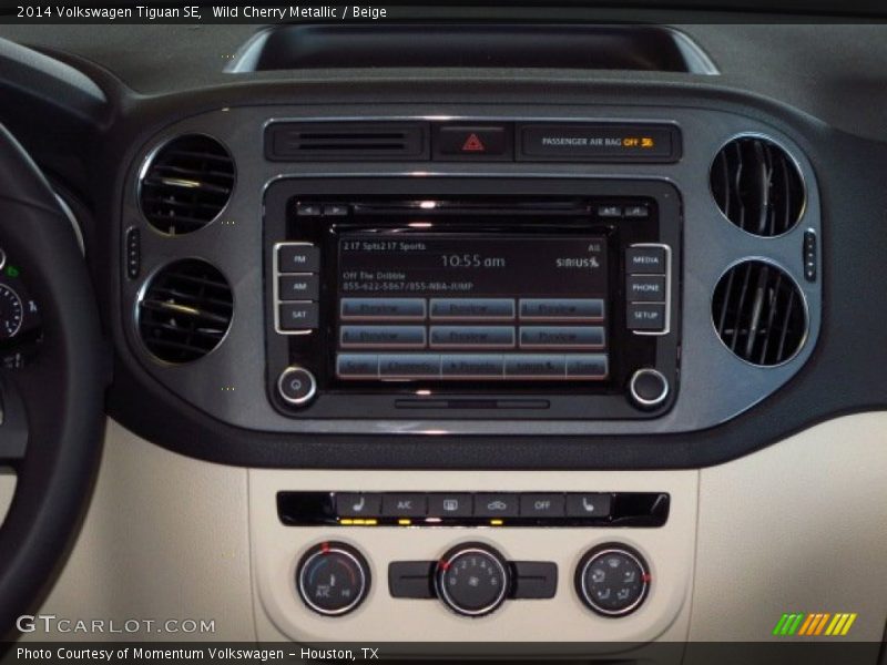Wild Cherry Metallic / Beige 2014 Volkswagen Tiguan SE