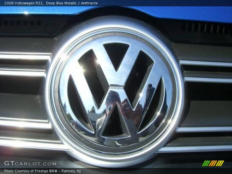 Deep Blue Metallic / Anthracite 2008 Volkswagen R32