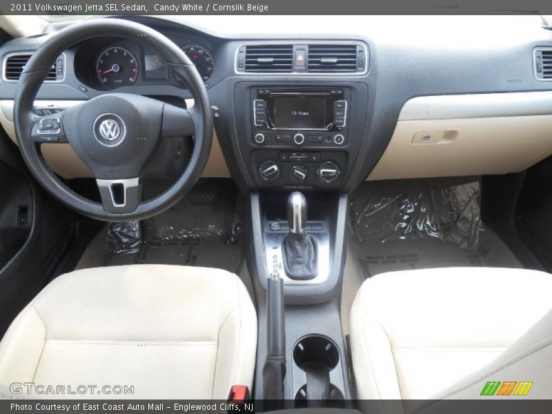 Candy White / Cornsilk Beige 2011 Volkswagen Jetta SEL Sedan