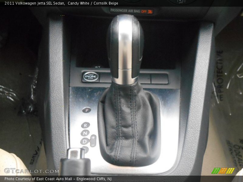 Candy White / Cornsilk Beige 2011 Volkswagen Jetta SEL Sedan
