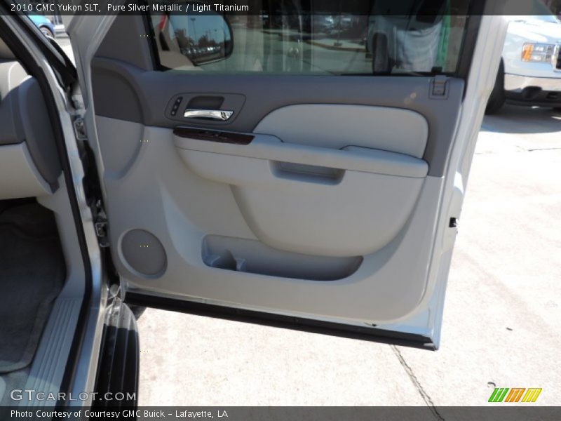 Pure Silver Metallic / Light Titanium 2010 GMC Yukon SLT