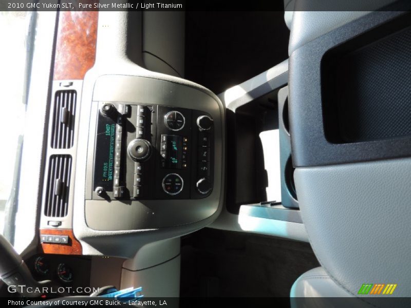 Pure Silver Metallic / Light Titanium 2010 GMC Yukon SLT