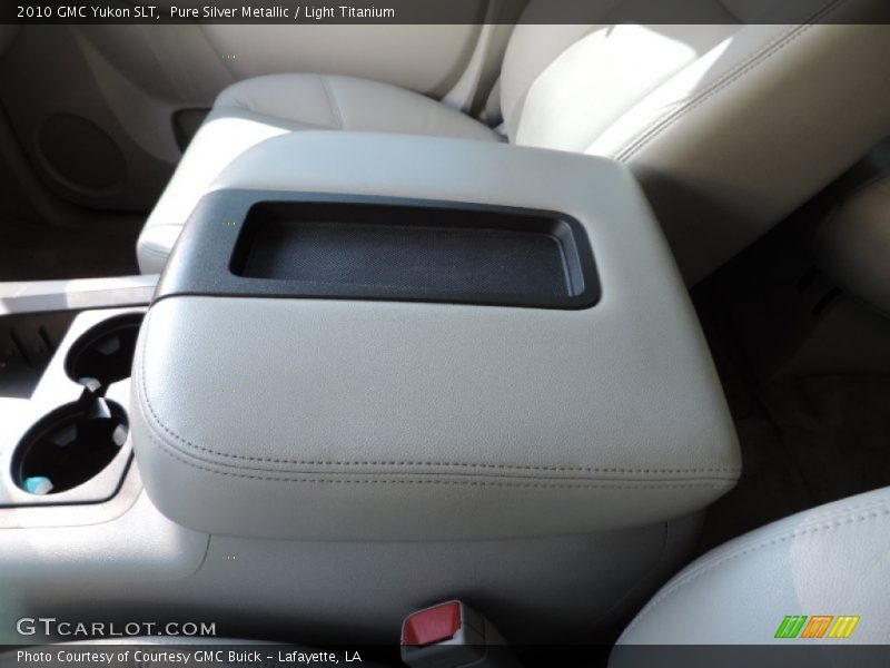 Pure Silver Metallic / Light Titanium 2010 GMC Yukon SLT