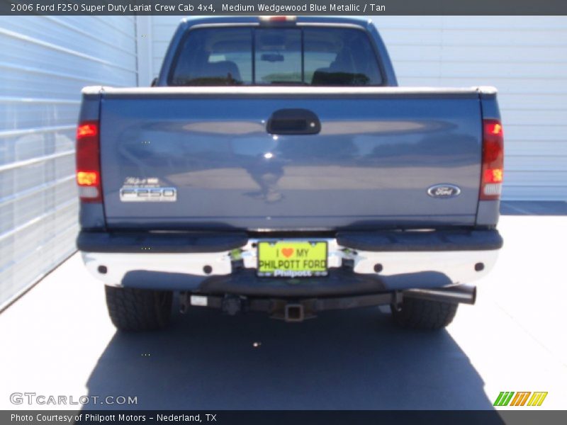 Medium Wedgewood Blue Metallic / Tan 2006 Ford F250 Super Duty Lariat Crew Cab 4x4