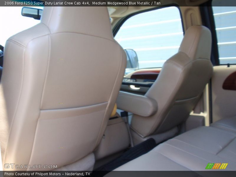 Medium Wedgewood Blue Metallic / Tan 2006 Ford F250 Super Duty Lariat Crew Cab 4x4