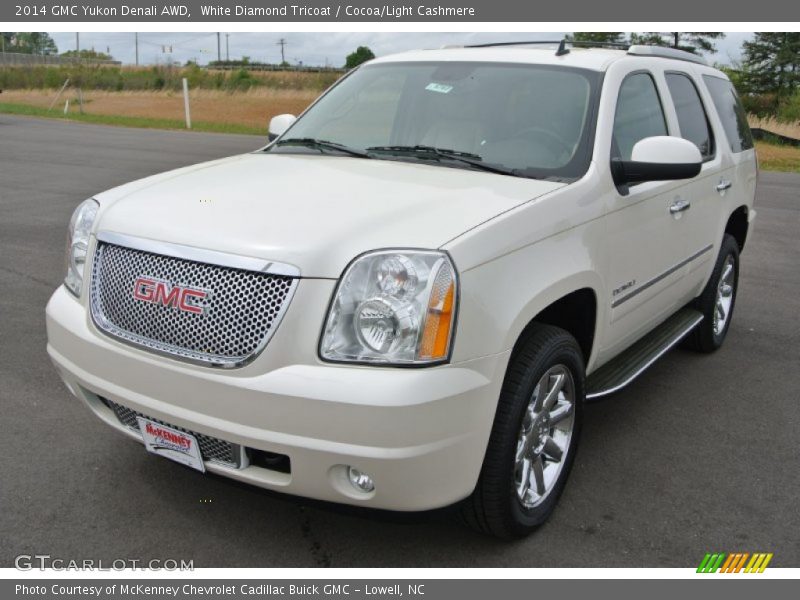 White Diamond Tricoat / Cocoa/Light Cashmere 2014 GMC Yukon Denali AWD