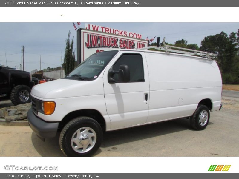 Oxford White / Medium Flint Grey 2007 Ford E Series Van E250 Commercial