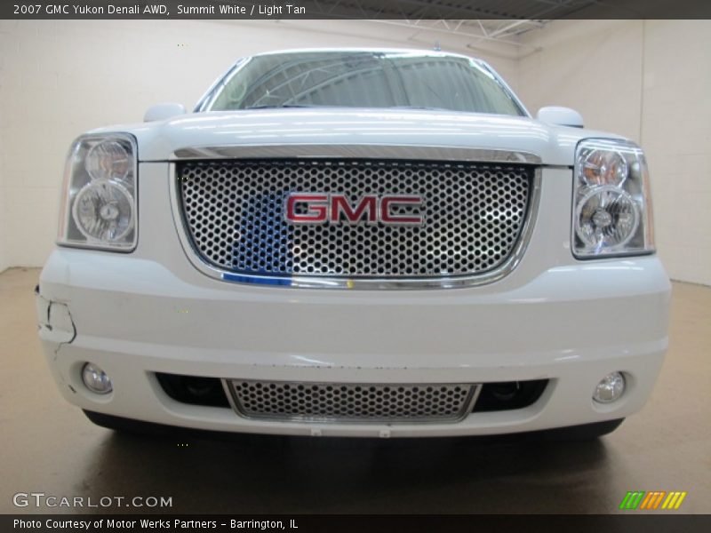 Summit White / Light Tan 2007 GMC Yukon Denali AWD