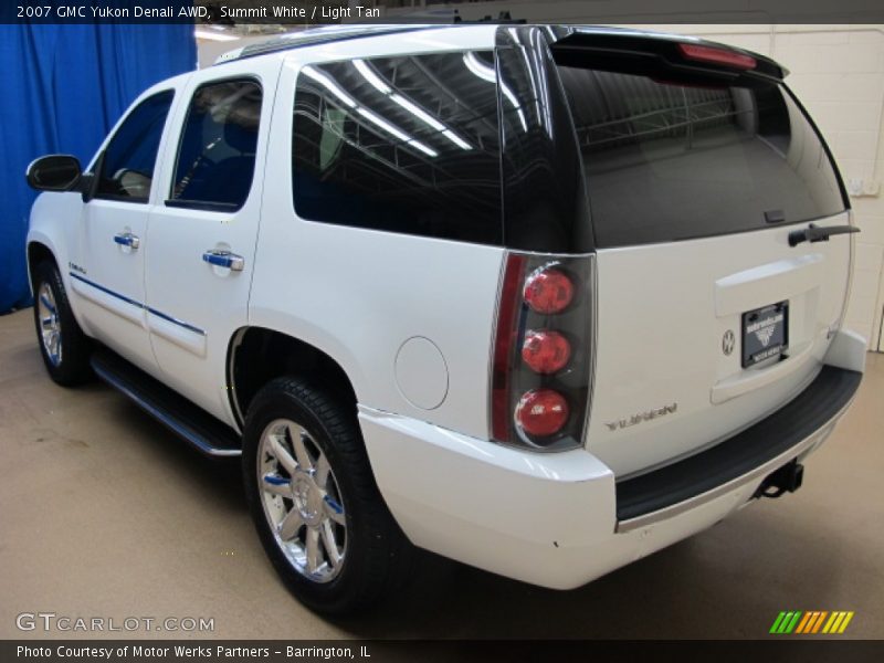 Summit White / Light Tan 2007 GMC Yukon Denali AWD