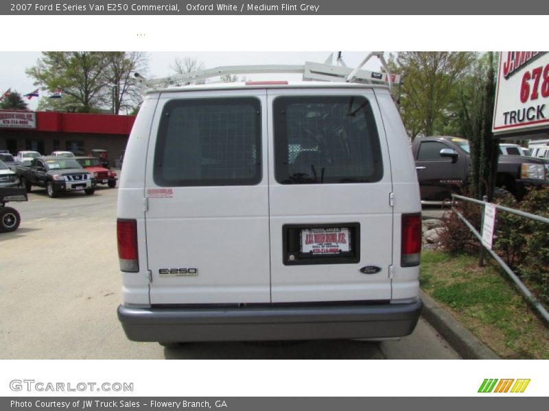 Oxford White / Medium Flint Grey 2007 Ford E Series Van E250 Commercial