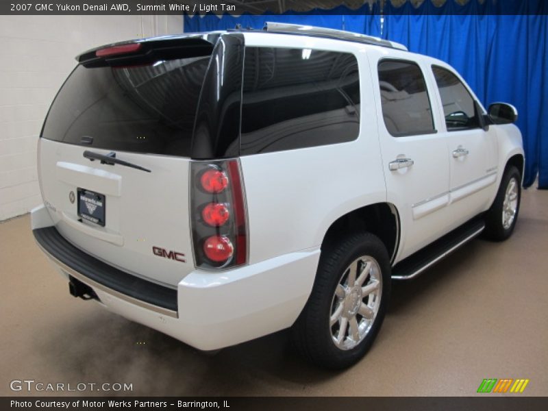 Summit White / Light Tan 2007 GMC Yukon Denali AWD