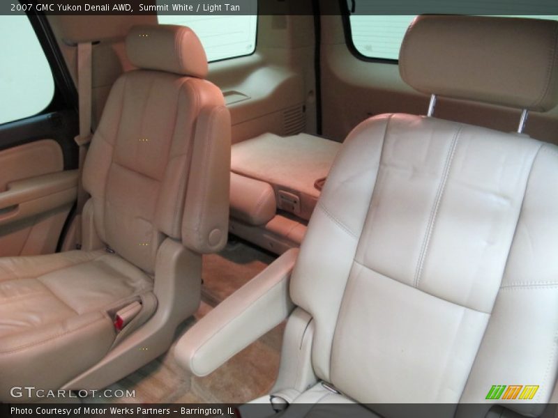 Summit White / Light Tan 2007 GMC Yukon Denali AWD