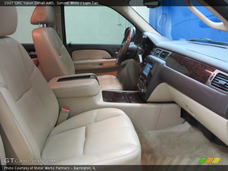 Summit White / Light Tan 2007 GMC Yukon Denali AWD