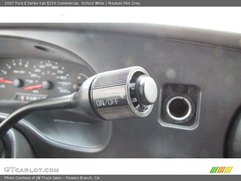 Oxford White / Medium Flint Grey 2007 Ford E Series Van E250 Commercial